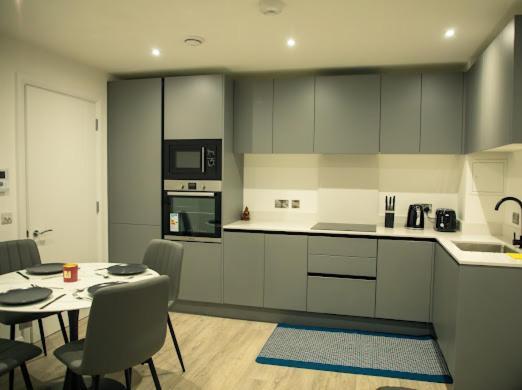 Centre Luxury Apartment *